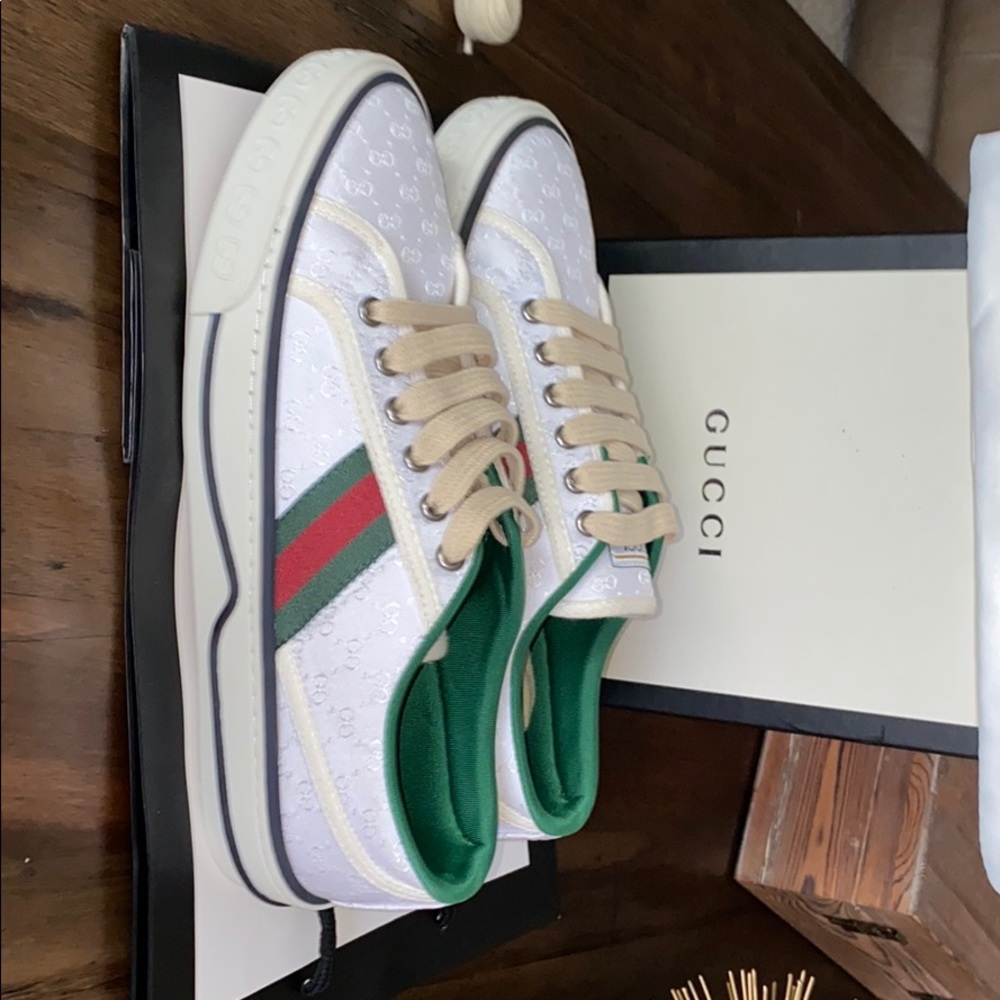 Authentic Woman’s Gucci Tennis 1977 sneaker